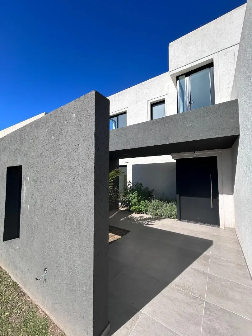 Casa con Vista Al Golf en El Cantón