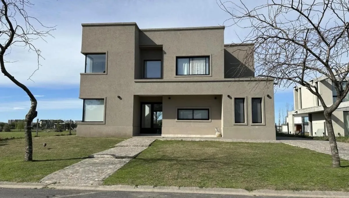 Casa a La Laguna en Cantón Norte