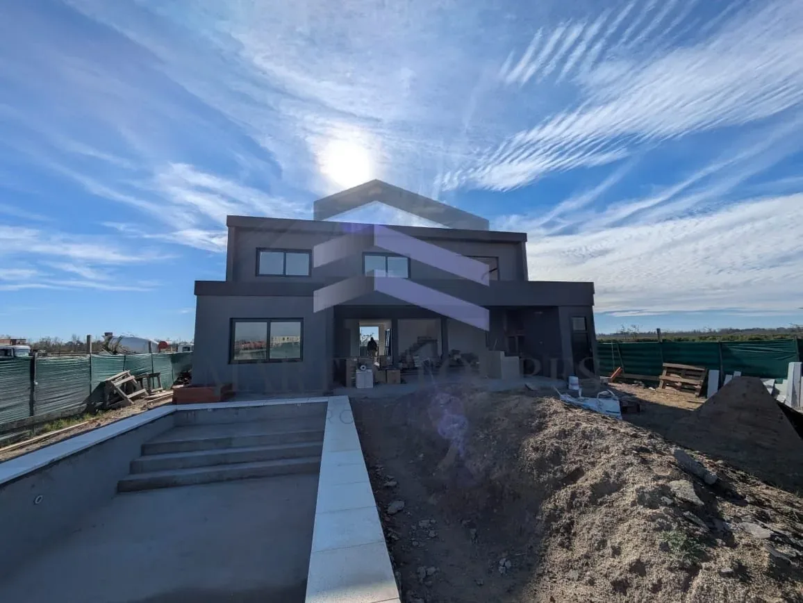 Casa en Venta a Estrenar en Riberas con pileta,  Puertos del Lago, Escobar