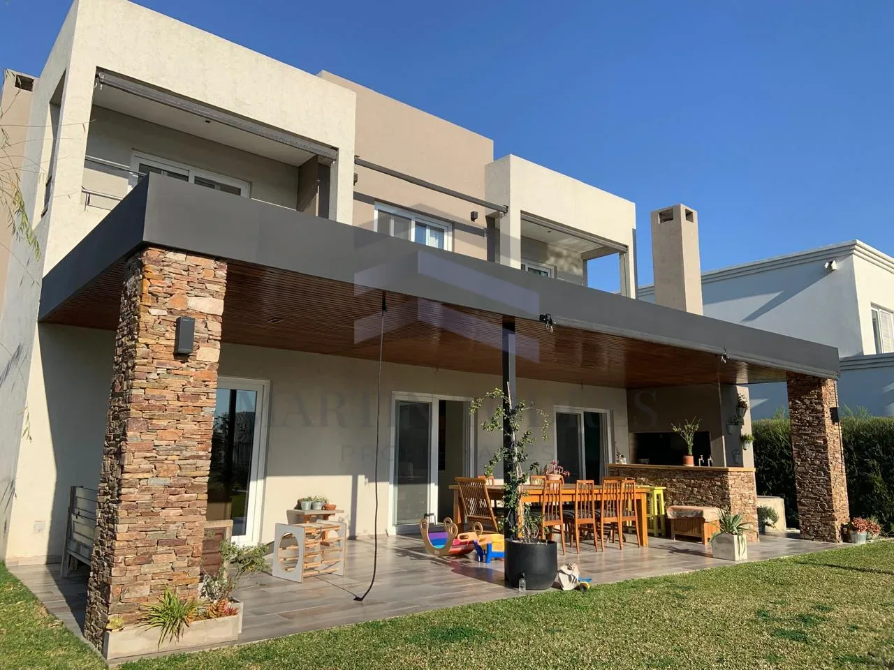 Casa en Venta en Ceibos con pileta Puertos del Lago