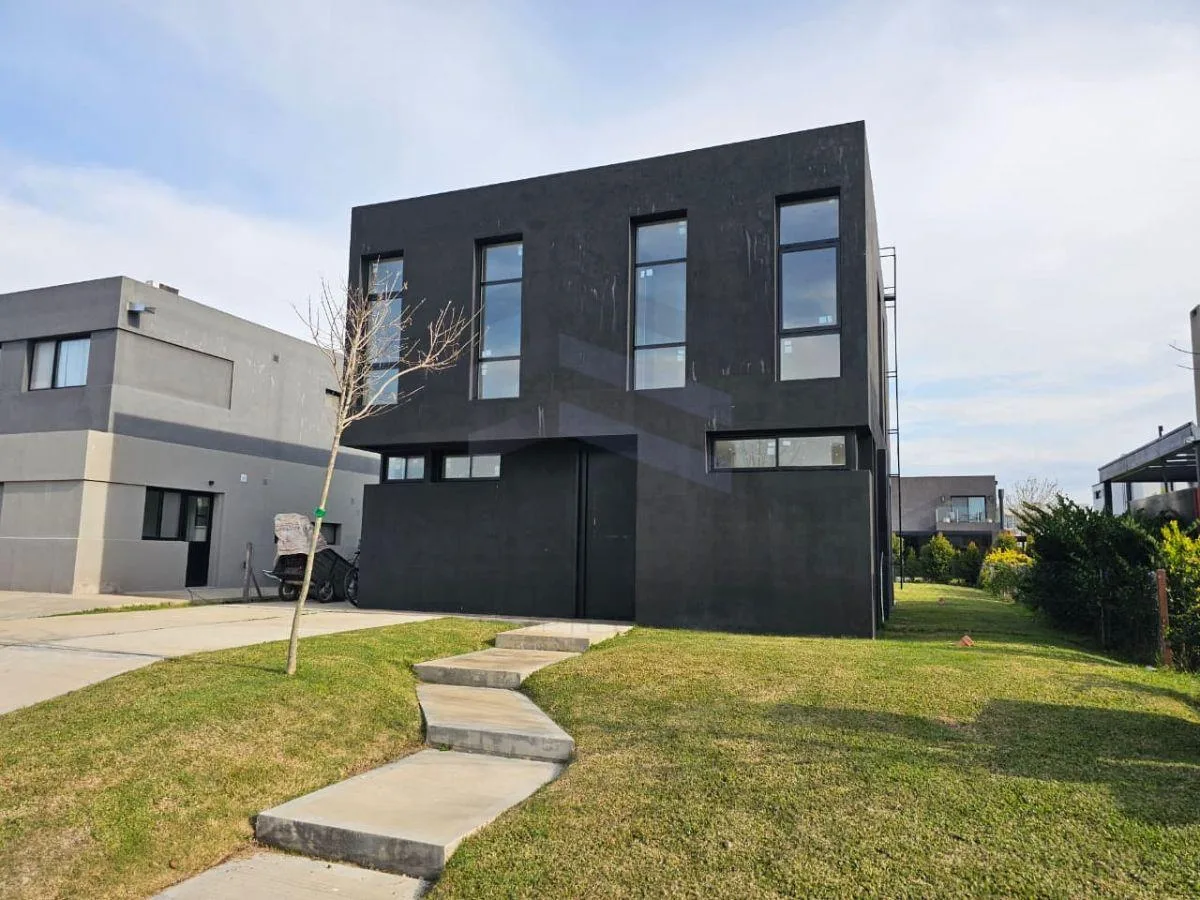 Casa a Estrenar en Venta | Araucarias | Puertos del Lago