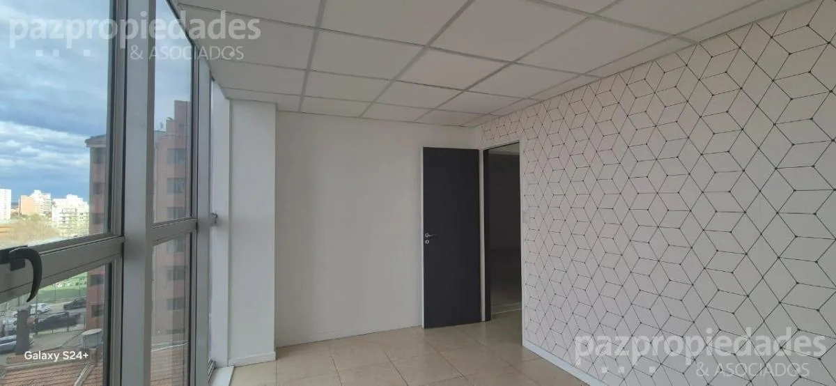 Oficinas en Venta con Cocheras Z/altos