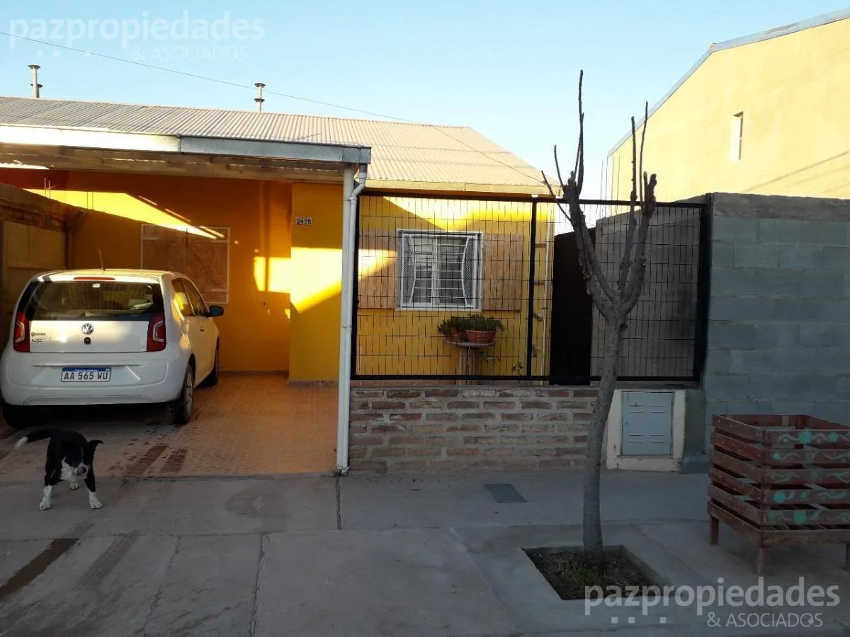 Venta Casa Dos Dorm. con Pileta Plottier