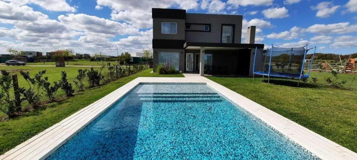 Casa en Venta en Araucarias con Pileta, Puertos, Escobar