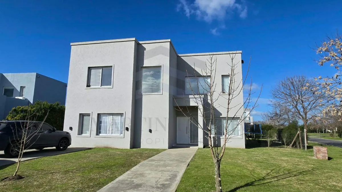 Casa en Alquiler con Pileta en El Cantón, Barrio Puerto, Escobar