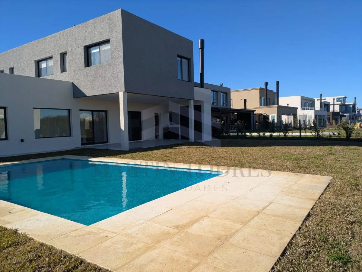 Casa en Venta en Riberas con Pileta | Puertos del Lago