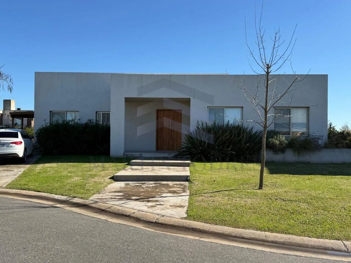 Casa en Venta en Ceibos con Pileta | Puertos del Lago