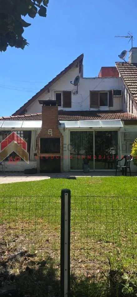 Casa 3 Amb con Jardin y Parrilla, Ubicado en Azul 298, Monte Grande