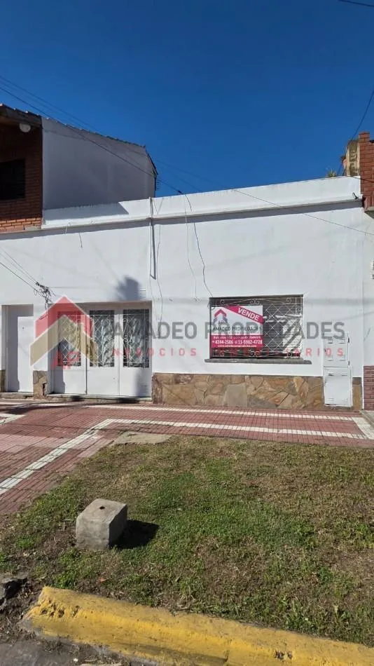 Casa PH Al Frente 4 Amb con Cochera y Patio, Ubicada en Cangallo 1421 Temperley