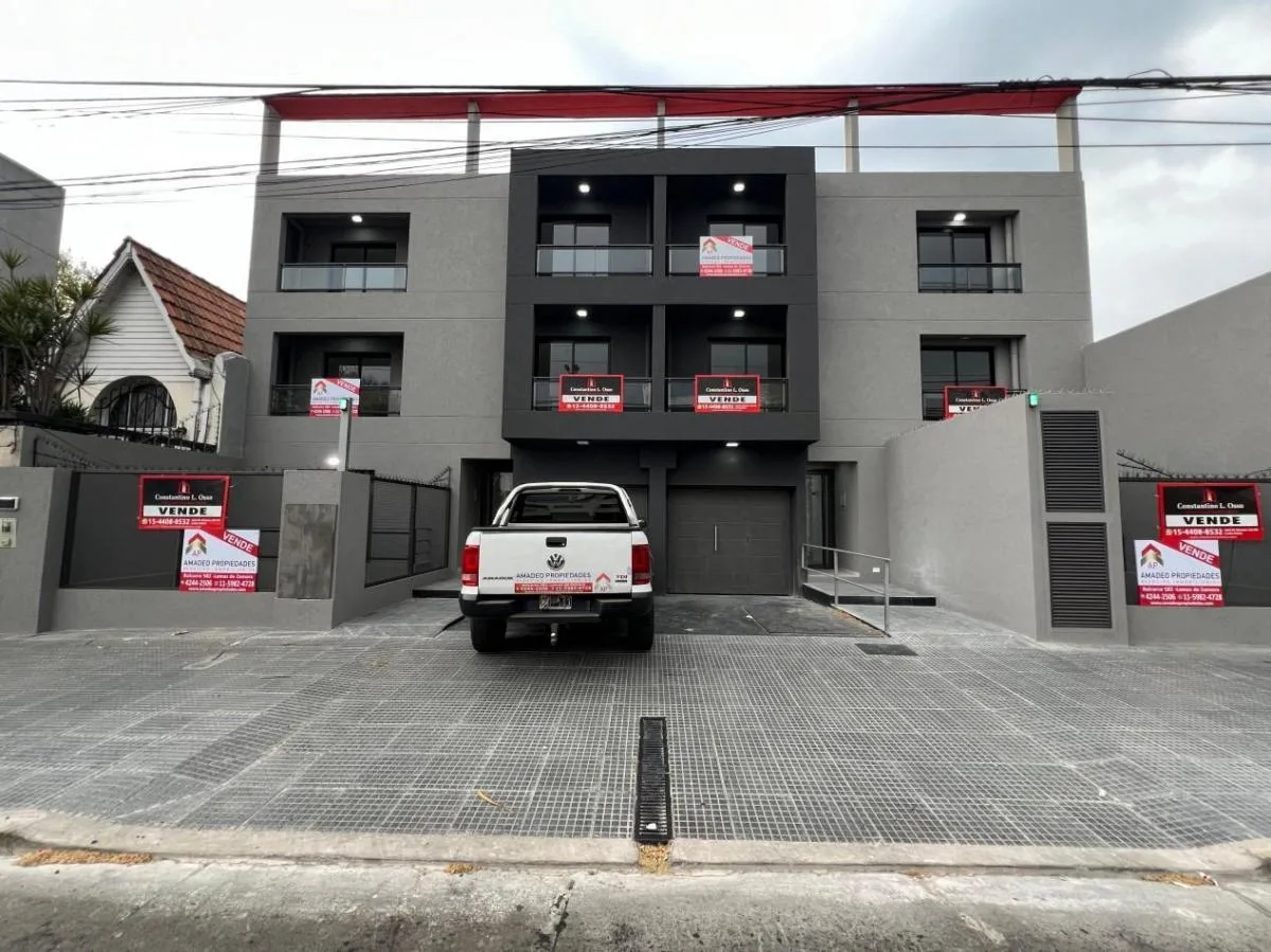 Duplex Al Frente a Estrenar Pb con Patio y Balcon. Ubicado en Hipolito Yrigoyen 7718, Banfield