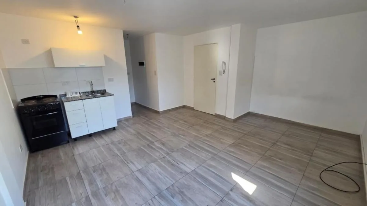 Dpto Monoambiente Poca Antiguedad 2do Piso, Ubicado en Azara 851, Lomas de Zamora
