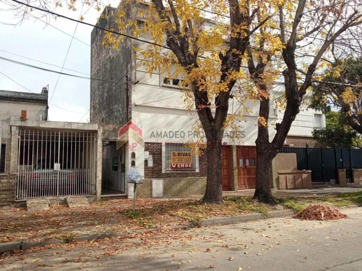 Dpto Al Frente T/casa 5 Amb con Garage Ubicado en 2 de Mayo 4300, Remedios de Escalada