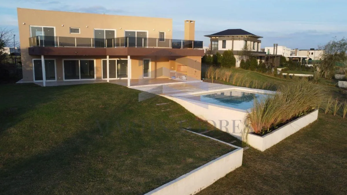 Casa a Estrenar Al Agua con Pileta en Venta | Marinas | Puertos del Lago