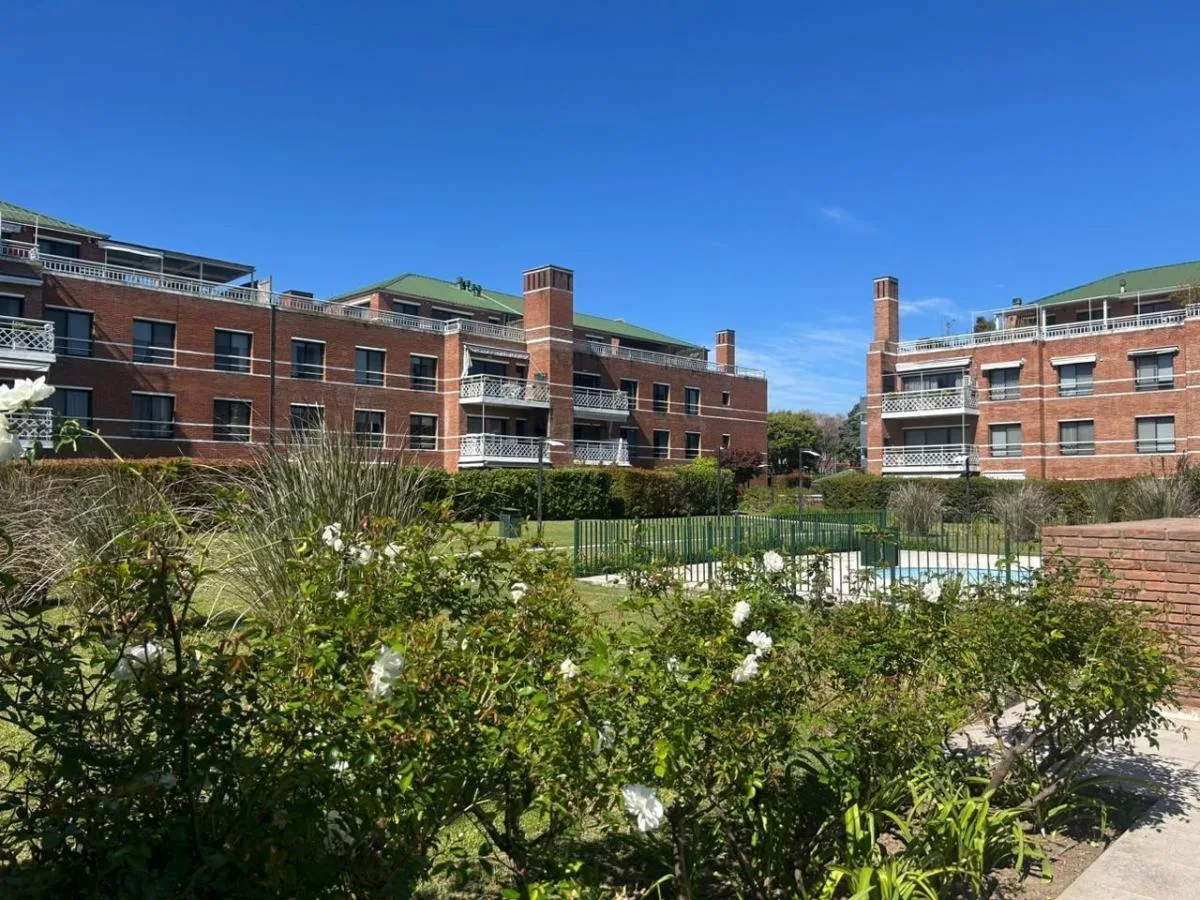 Departamento Dúplex en Alquiler en Solares de San Isidro, San Isidro, G. B. a. Zona Norte