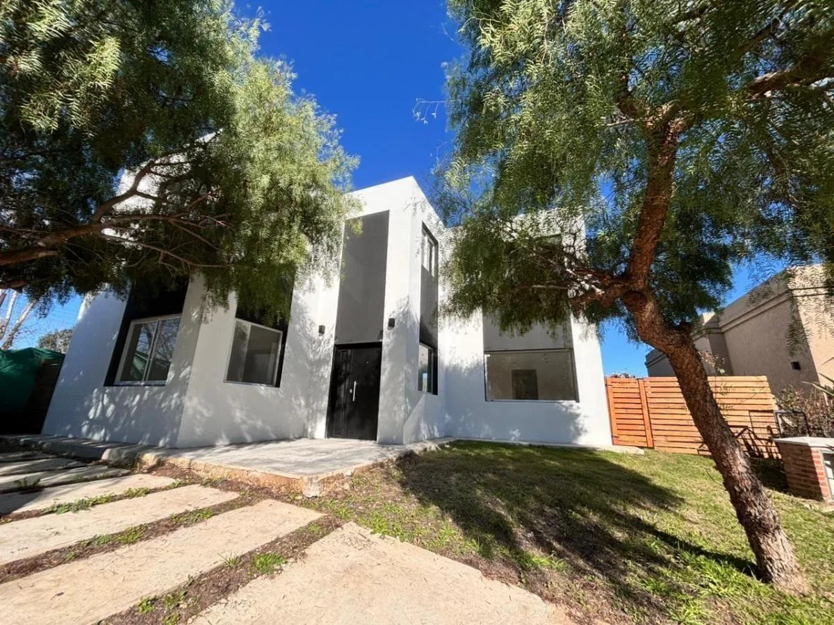Casa en Venta en Santa Emilia, Pilar del Este, Pilar