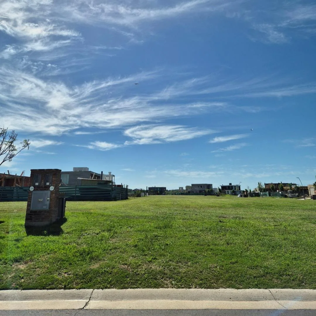 Lote en Esquina en Riberas Puertos Escobar