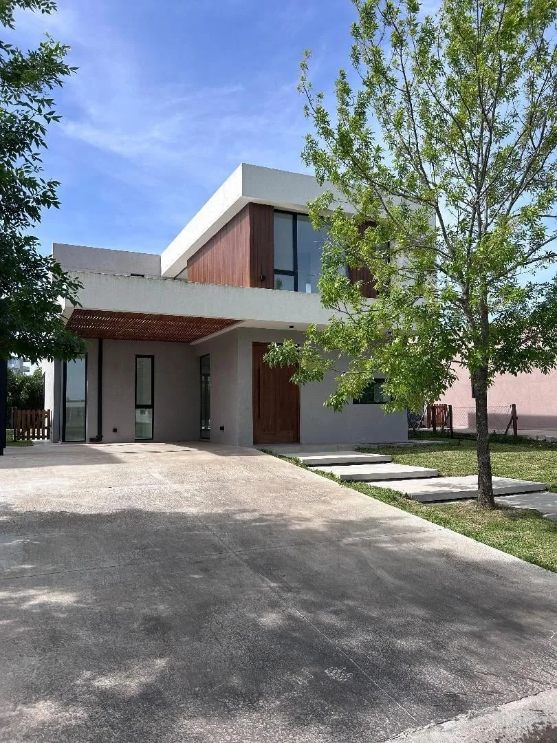 Casa en Araucarias Puertos del Lago